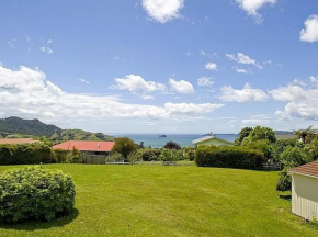 Views on Rimu - Whitianga Holiday Home